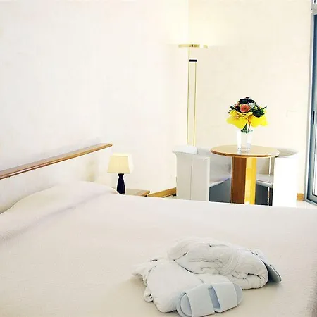 Ξενοδοχείο Grand Costa Brada 4*