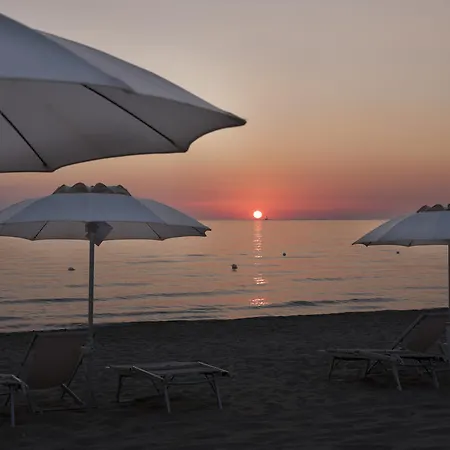 Grand Costa Brada Готель Галліполі