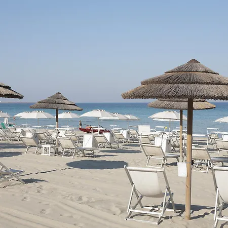 Hotel Grand Costa Brada