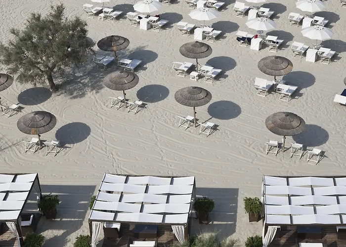 Ξενοδοχείο Grand Costa Brada 4*